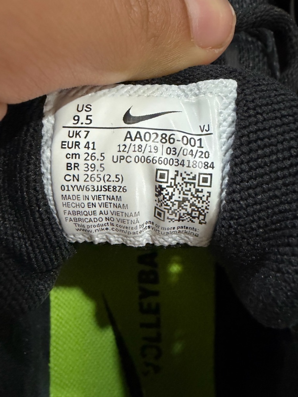 Nike Black and White Trainer Sneakers - Picture 4 of 6
